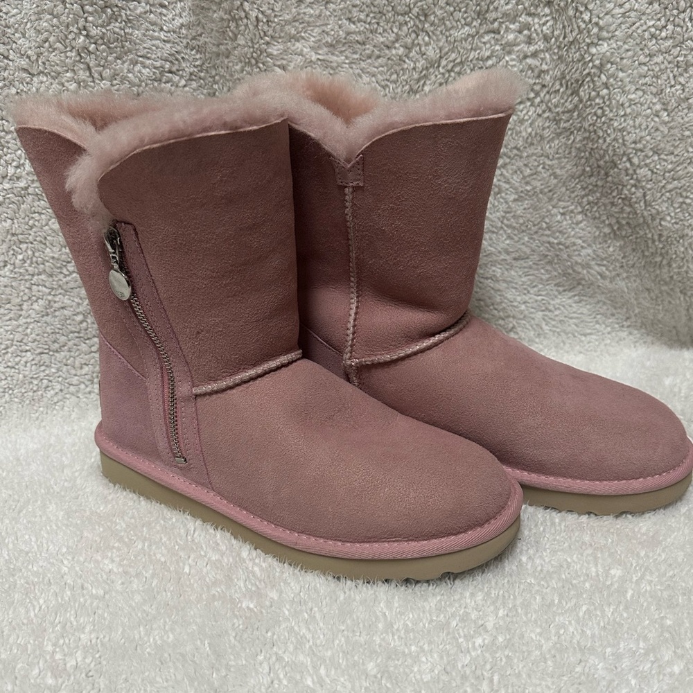 New UGG Bailey Zip Short Women's Boots In Seashell Pink Size 8